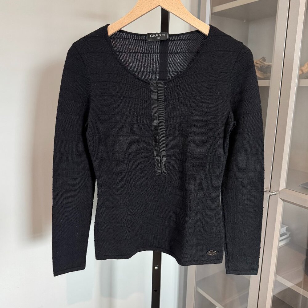 Chanel Black Wool Scoop Neck Sweater Hook & Eye Placket Logo Long Sleeves XS